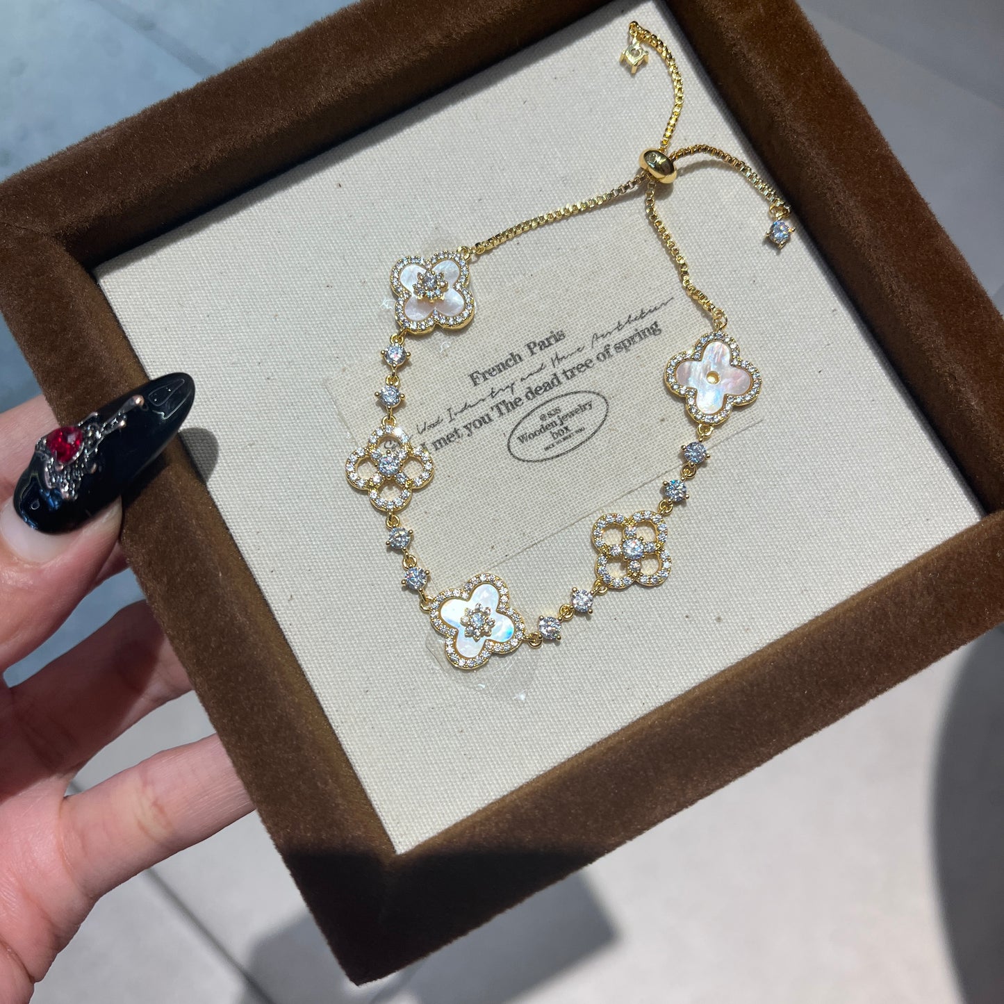 Gold clover bracelet
